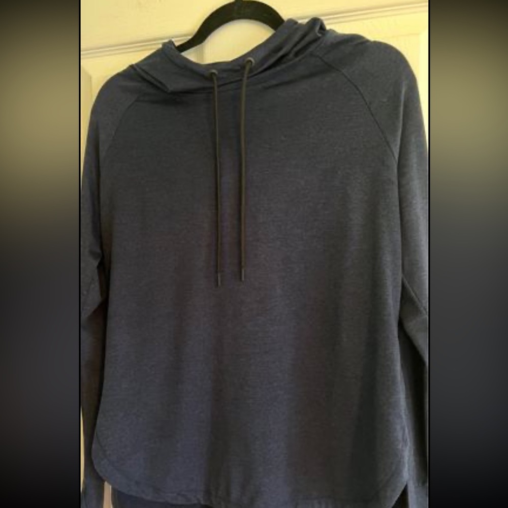 EUC WOMAN'S SMALL SUPER SOFT & COMFY DARKISH BLUE HOODED PULLOVER SHIRT / JACKET